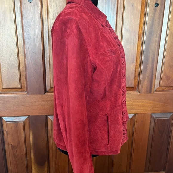 Chico’s Womens Suede Leather Jacket Sz 1/ US 8 Red Ruffles Button Closure - Picture 2 of 10
